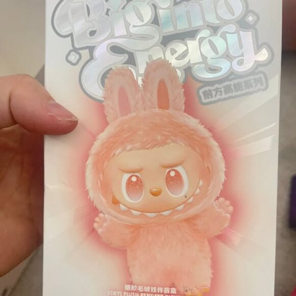 LOVE - New & Auth LABUBU V3 - Big into Energy - Picture 4 of 5